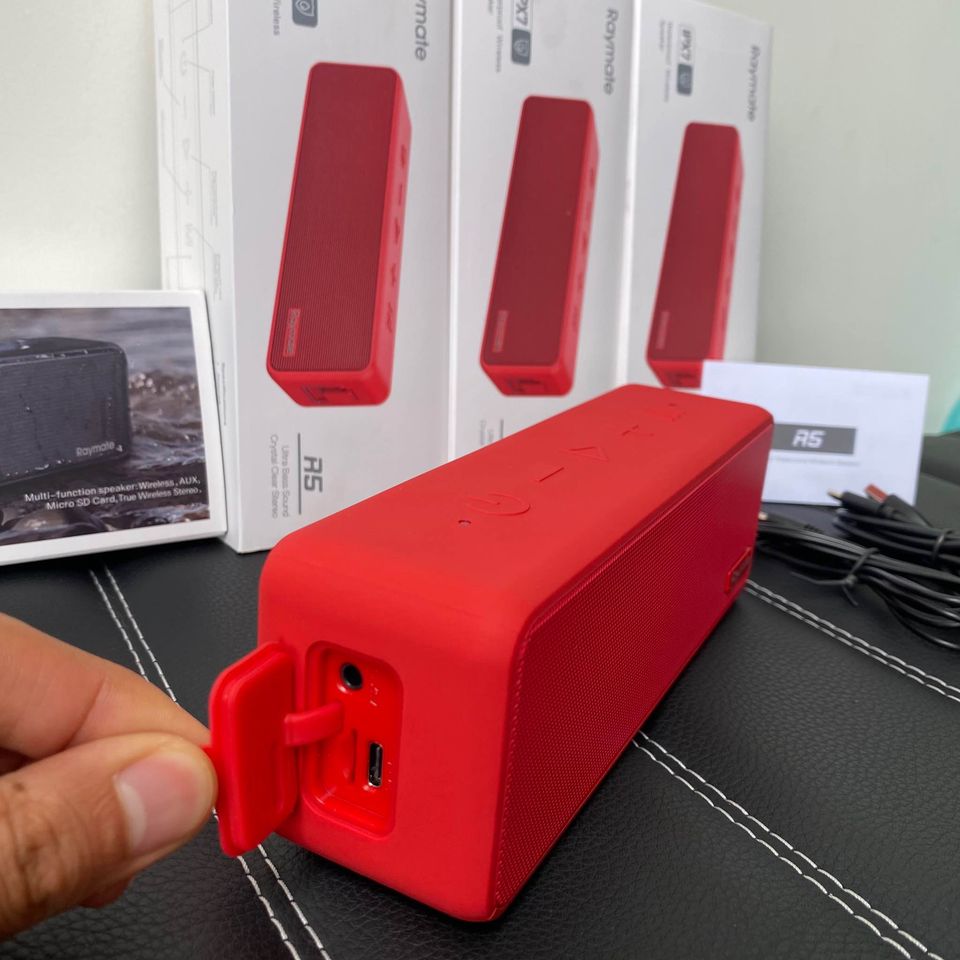 Parlante Raymate R5 bluetooth IPX7